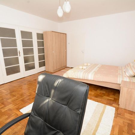 Apartments City Hall Belgrado Habitación foto