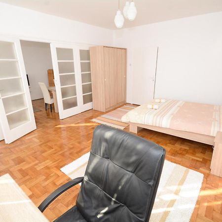 Apartments City Hall Belgrado Habitación foto