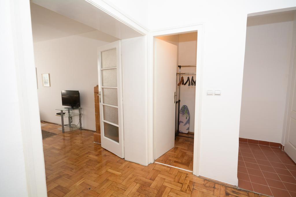 Apartments City Hall Belgrado Habitación foto