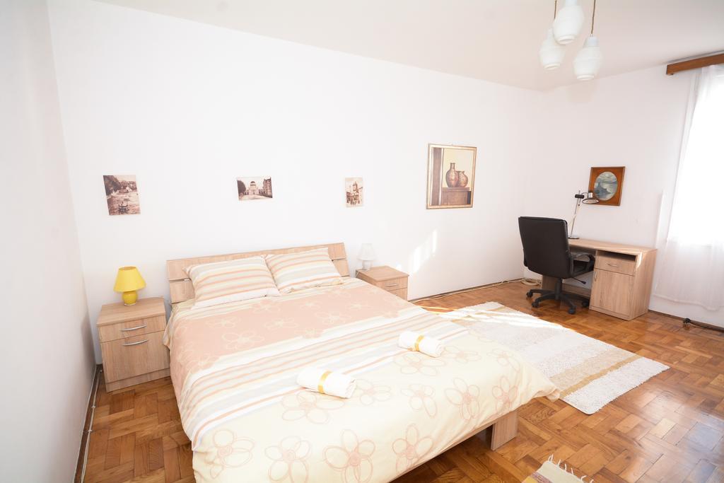 Apartments City Hall Belgrado Habitación foto